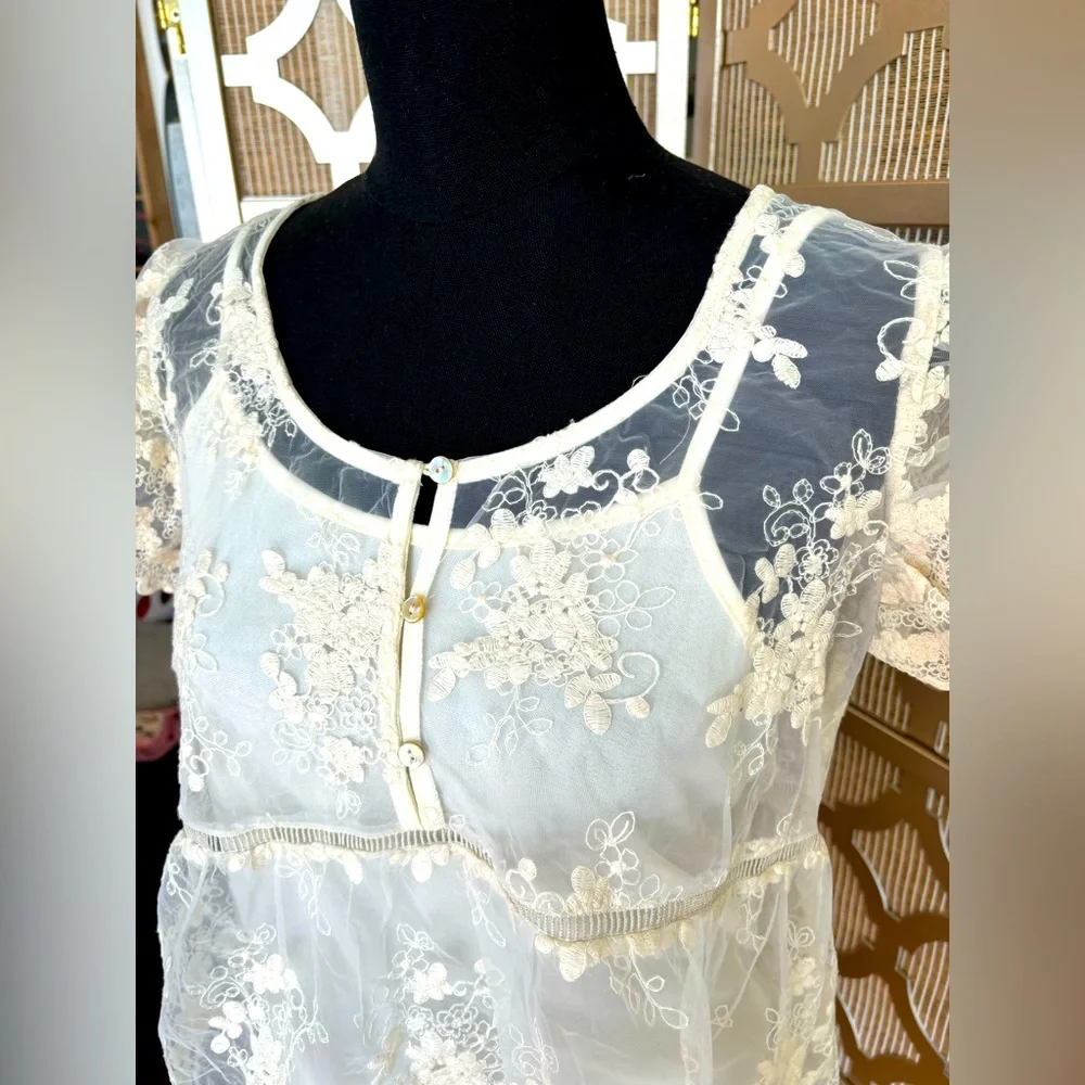 NWT | Suzanne Betro Blouse | Boho top | lace | Small - Picture 4 of 8